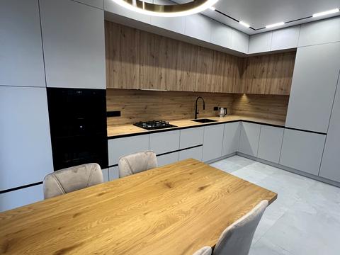 будинок за адресою Райдужна вул., 24