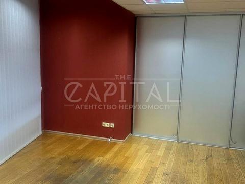 комерційна за адресою Звіринецька вул., 59