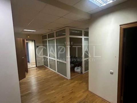 комерційна за адресою Звіринецька вул., 59