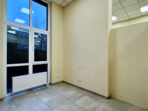 комерційна за адресою Валерія Лобановського просп., 144