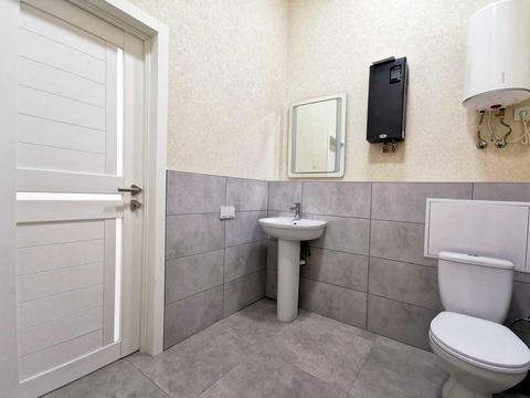 комерційна за адресою Валерія Лобановського просп., 144