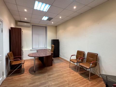 комерційна за адресою Лютеранська вул., 27-29