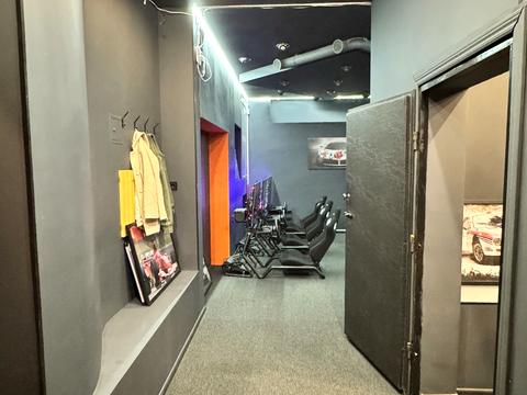 коммерческая по адресу Ивана Мазепы ул. (Январского Восстания), 3