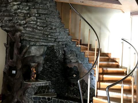 комерційна за адресою Карпатська вул., 178