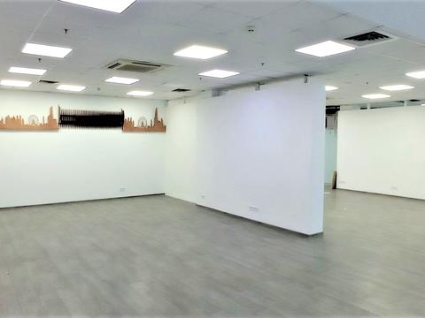 комерційна за адресою Богдана Хмельницького вул., 24