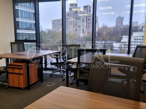 комерційна за адресою Болсуновська вул. (Сергія Струтинського), 13-15