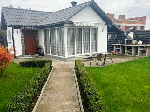 будинок за адресою Озерна