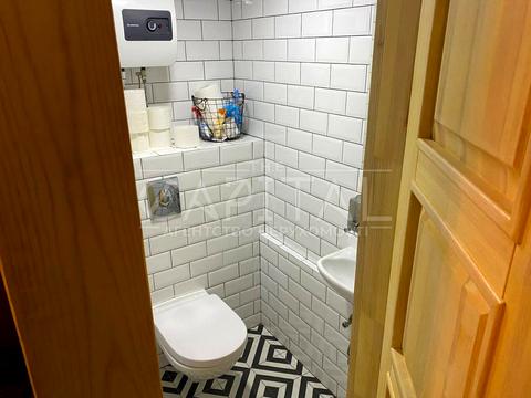 комерційна за адресою Воздвиженська вул., 20