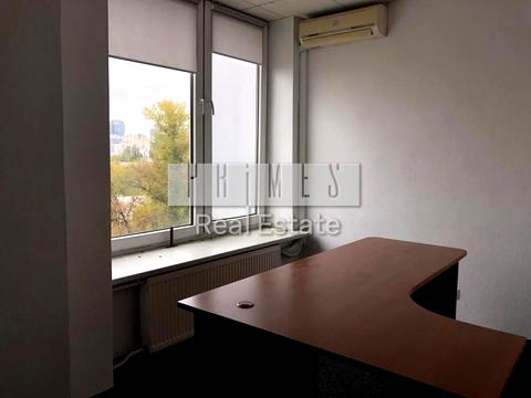 комерційна за адресою Болсуновська вул. (Сергія Струтинського), 8