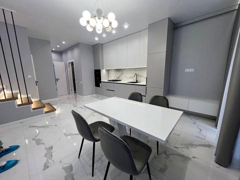 будинок за адресою Приозерна вул.