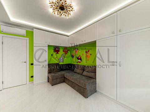 квартира по адресу Академика Глушкова просп., 9-Д