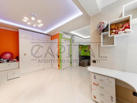 квартира по адресу Академика Глушкова просп., 9-Д