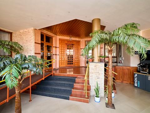 комерційна за адресою Велика Кільцева вул., 100