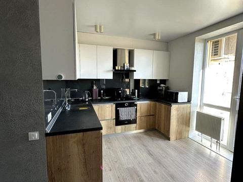 квартира за адресою Антонова вул., 2