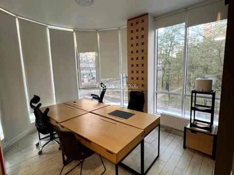 комерційна за адресою Андрія Верхогляда вул. (Михайла Драгомирова), 2-А