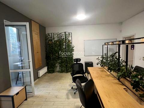 комерційна за адресою Андрія Верхогляда вул. (Михайла Драгомирова), 2-А