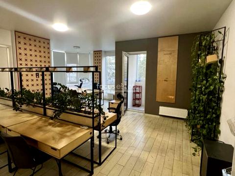 комерційна за адресою Андрія Верхогляда вул. (Михайла Драгомирова), 2-А