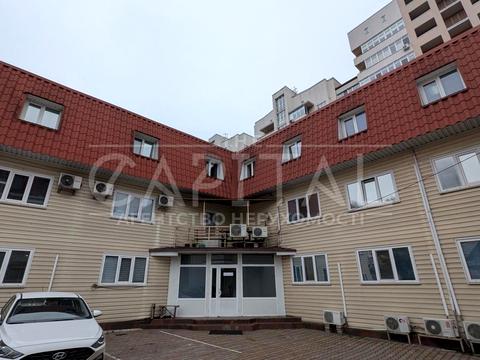 комерційна за адресою Петропавлівська пл., 52