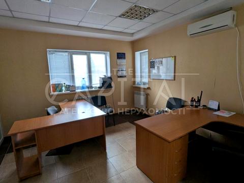 комерційна за адресою Петропавлівська пл., 52