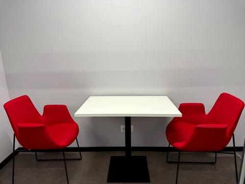 комерційна за адресою Сім'ї Прахових вул. (Гайдара), 50