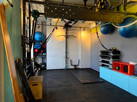 комерційна за адресою Сім'ї Прахових вул. (Гайдара), 50