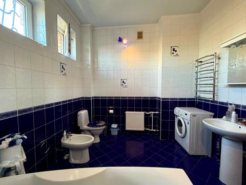 дом по адресу Квіткова ул., 1