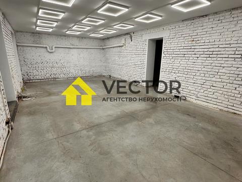 коммерческая по адресу Комарова, 7