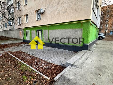 комерційна за адресою Комарова, 7