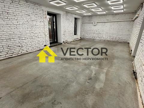 коммерческая по адресу Комарова, 7