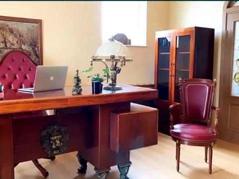 будинок за адресою Квітнева вул.