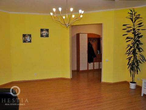 квартира за адресою Зодчих вул., 4