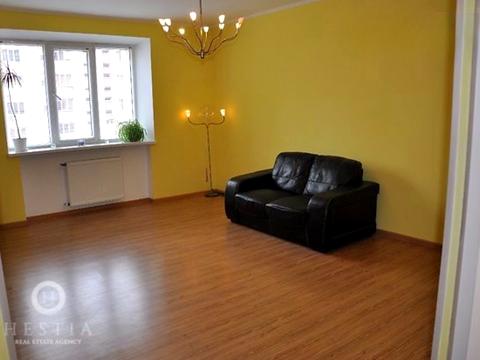 квартира за адресою Зодчих вул., 4