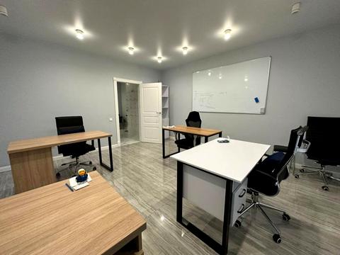 комерційна за адресою Джона Маккейна вул. (Івана Кудрі), 3-А