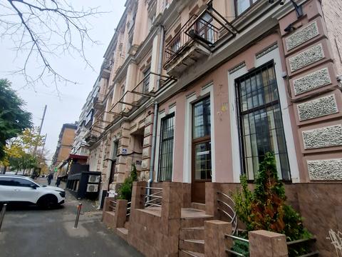 комерційна за адресою Саксаганського вул., 89