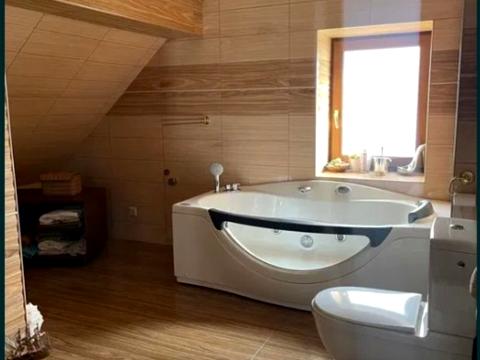 будинок за адресою Центральна вул.