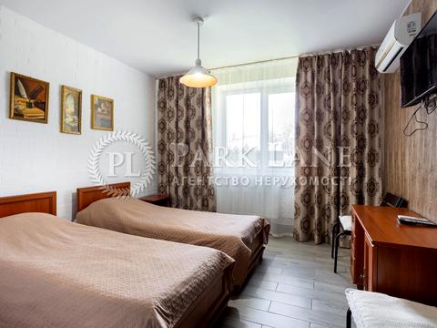 комерційна за адресою Звенигородська вул., 173