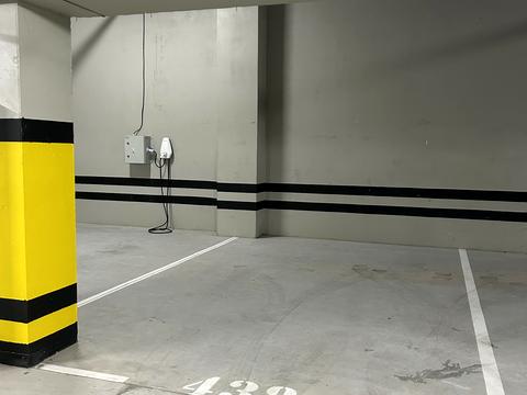 паркоместо по адресу Набережная Победы ул., 128