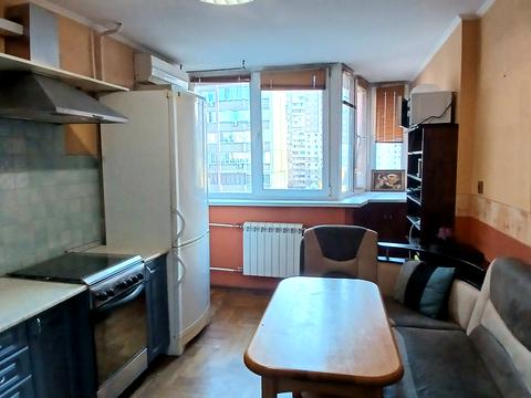 квартира за адресою Анни Ахматової вул., 11