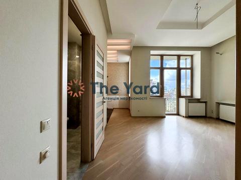 комерційна за адресою Круглоуніверситетська вул., 14