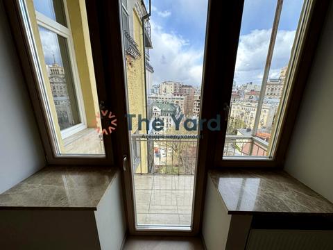 комерційна за адресою Круглоуніверситетська вул., 14