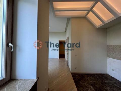 комерційна за адресою Круглоуніверситетська вул., 14