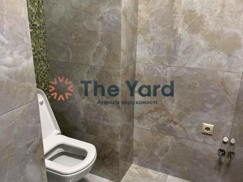 комерційна за адресою Круглоуніверситетська вул., 14