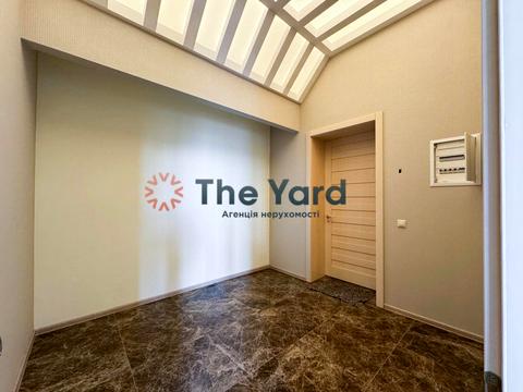 комерційна за адресою Круглоуніверситетська вул., 14