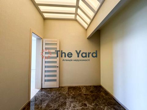 комерційна за адресою Круглоуніверситетська вул., 14