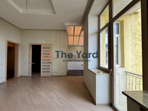 комерційна за адресою Круглоуніверситетська вул., 14