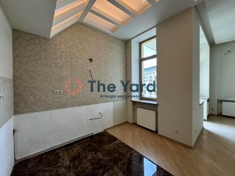 комерційна за адресою Круглоуніверситетська вул., 14