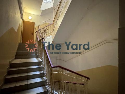 комерційна за адресою Круглоуніверситетська вул., 14