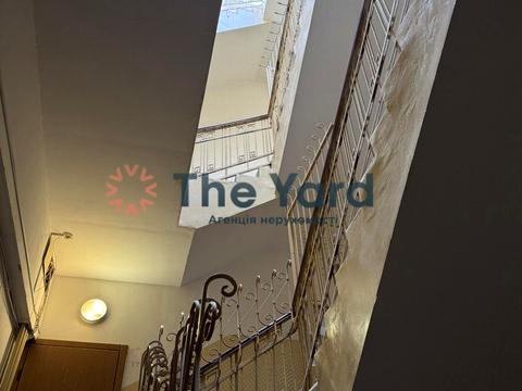 комерційна за адресою Круглоуніверситетська вул., 14