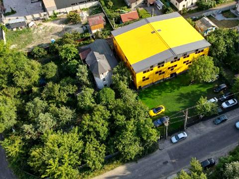 комерційна за адресою 192-га Садова вул., 68