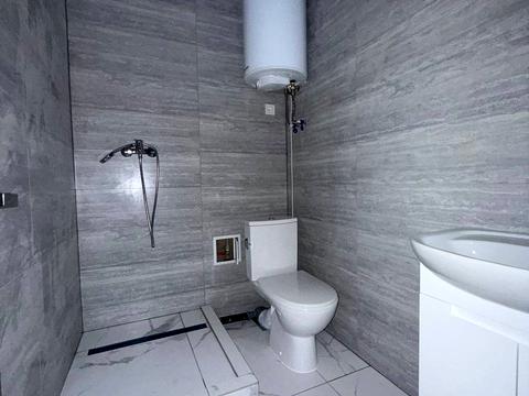 комерційна за адресою Березинська вул., 38Б